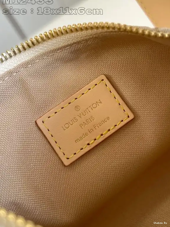 Louis Pochette Hills Vuitton 0612